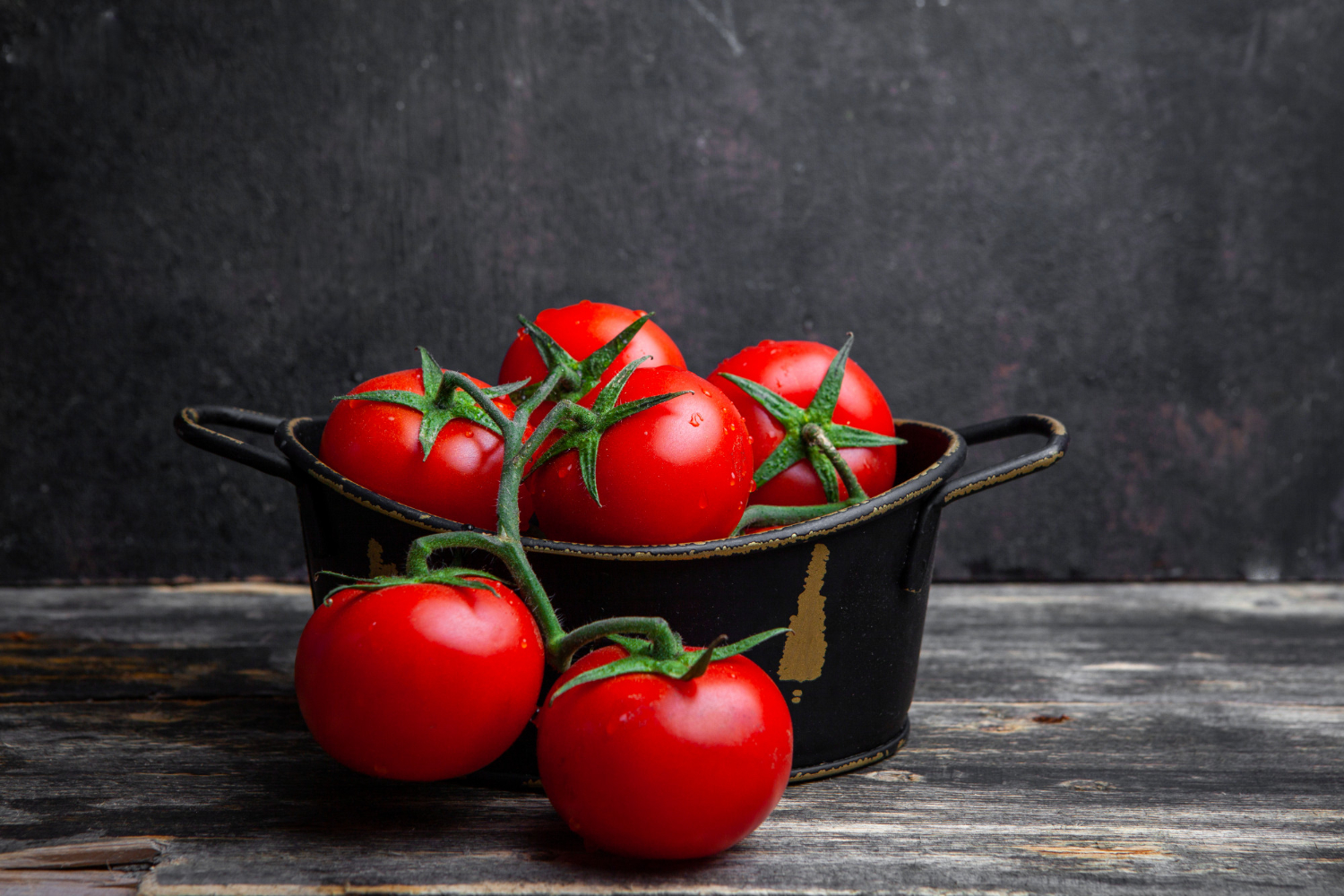 Are Tomatoes High in Oxalates? Low-Oxalate Food List to Consider Are Tomatoes High in Oxalates? Low-Oxalate Food List to Consider