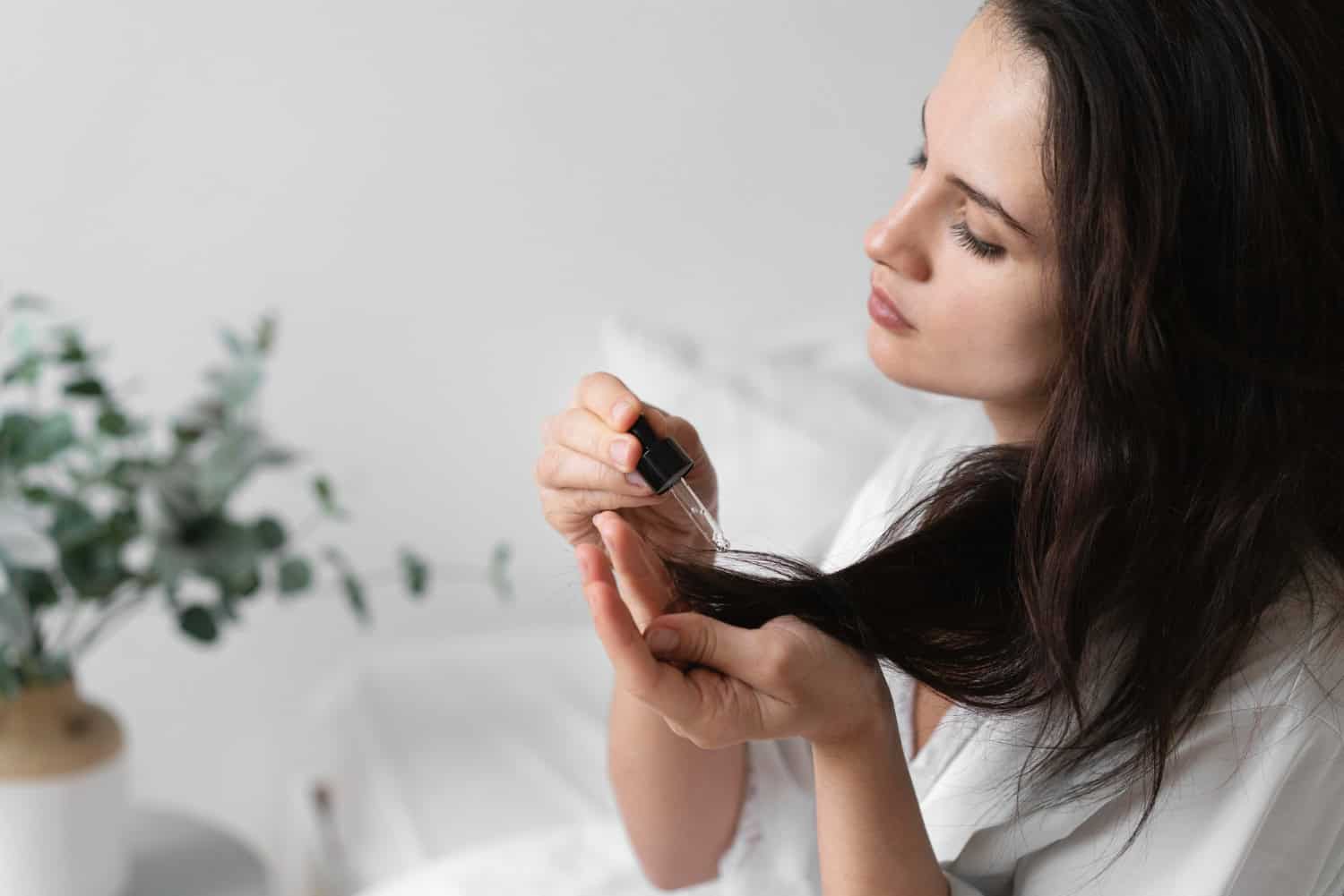 Hair Oiling for Growth: What Oils Can Do for Your Hair & What They Can’t Hair Oiling for Growth: What Oils Can Do for Your Hair & What They Can’t