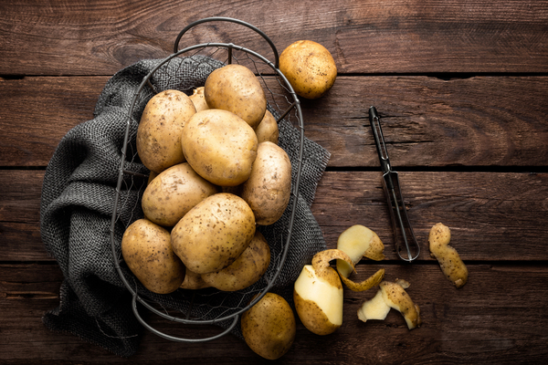 Potato slice for underarm whitening